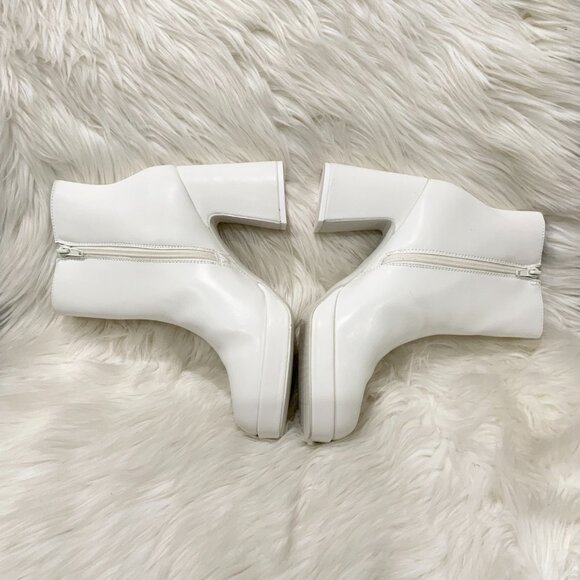 Madden Girl White Platformed Block Heeled Ankle Boots - Picture 3 of 9